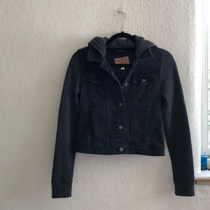 Hollister black jean jacket with sweatshirt